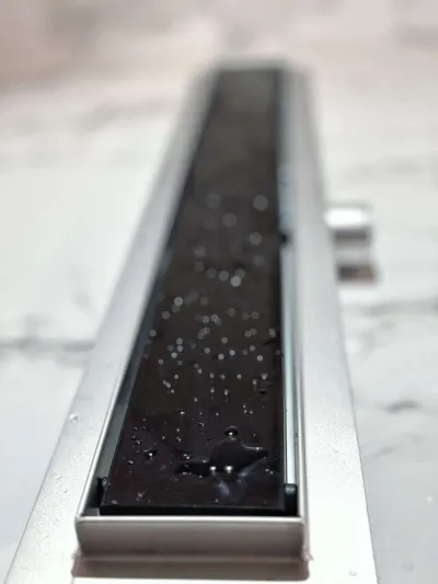 Slivnik Rocco 60 × 7 cm "Mjehurići" Black